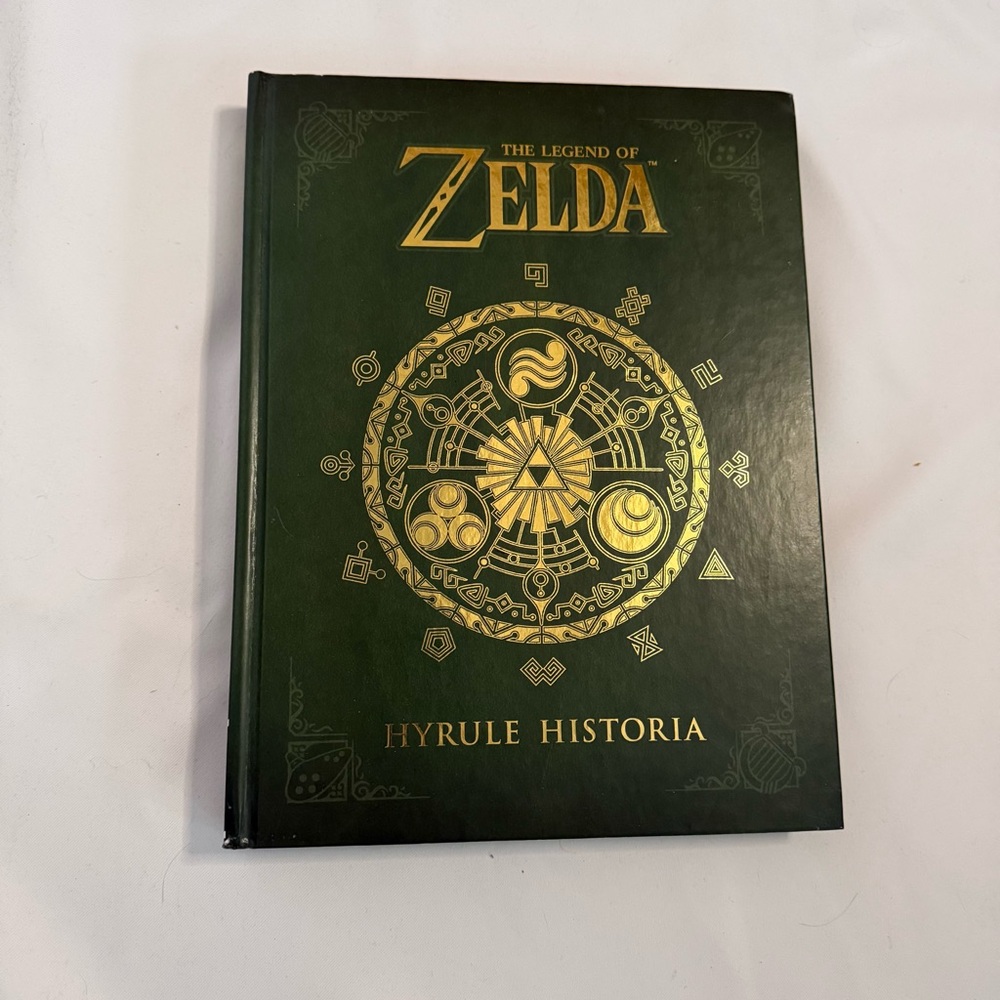 The Legend of Zelda: Hyrule Historia - Green and Gold Hardcover